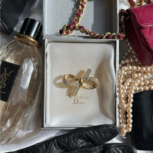 CHRISTIAN DIOR GOLDTONE RHINESTONE BOW BROOCH - Picture 10 of 12